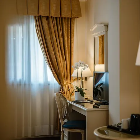 Hotel Savoy Palace Gardone Riviera