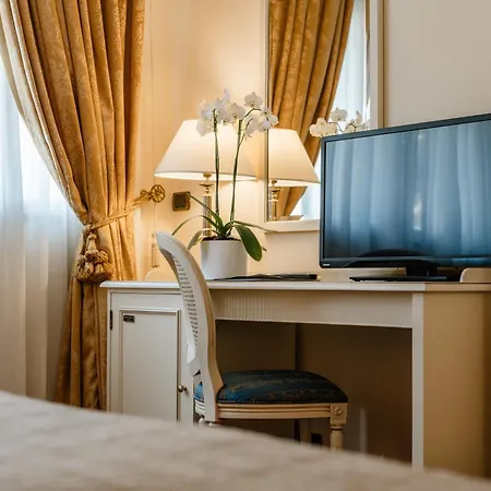 Savoy Palace Hotel Gardone Riviera