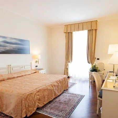 Savoy Palace Ξενοδοχείο 4*
