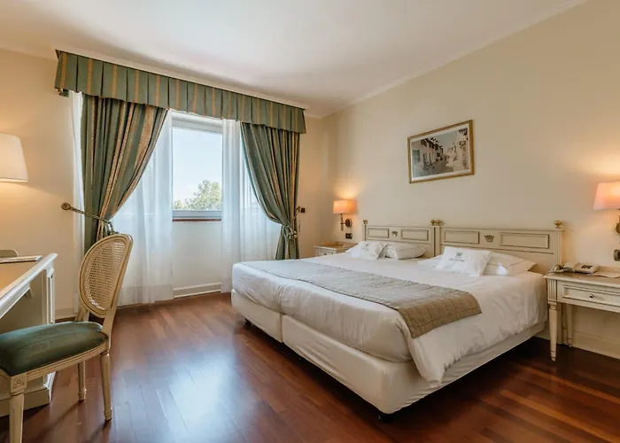 Savoy Palace Отель Гардоне Ривьера