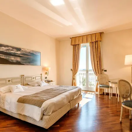 Ξενοδοχείο Savoy Palace 4*