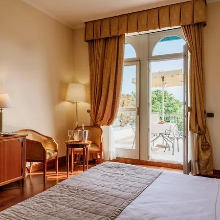 Savoy Palace Ξενοδοχείο 4*