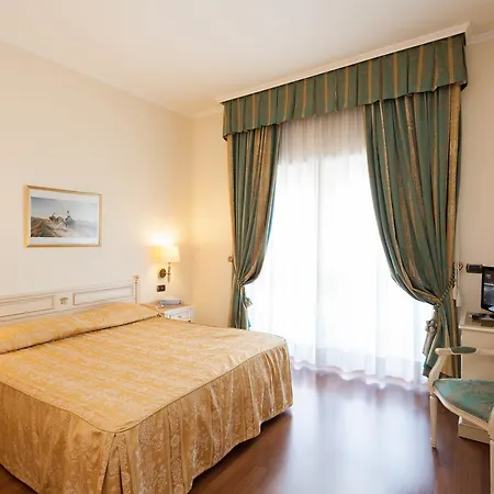 Savoy Palace Hotel 4*