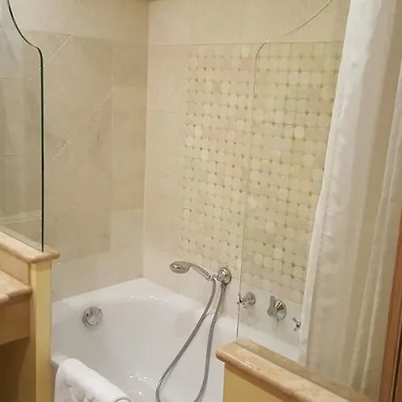 Savoy Palace Hotel 4*