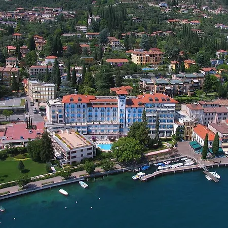 Savoy Palace Hotel Gardone Riviera